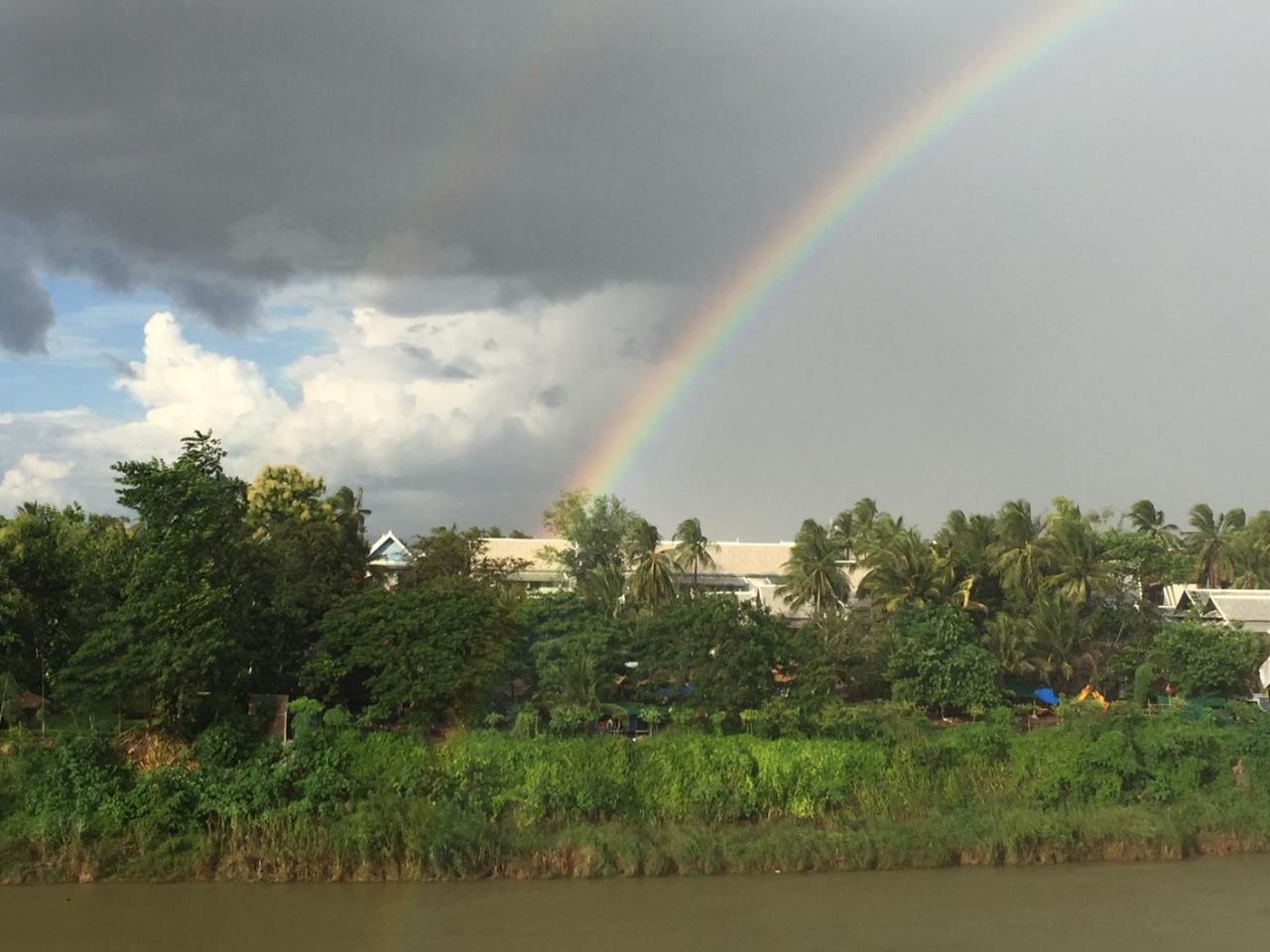 לואנג פרבאנג Mao Phasok Riverside Guesthouse מראה חיצוני תמונה