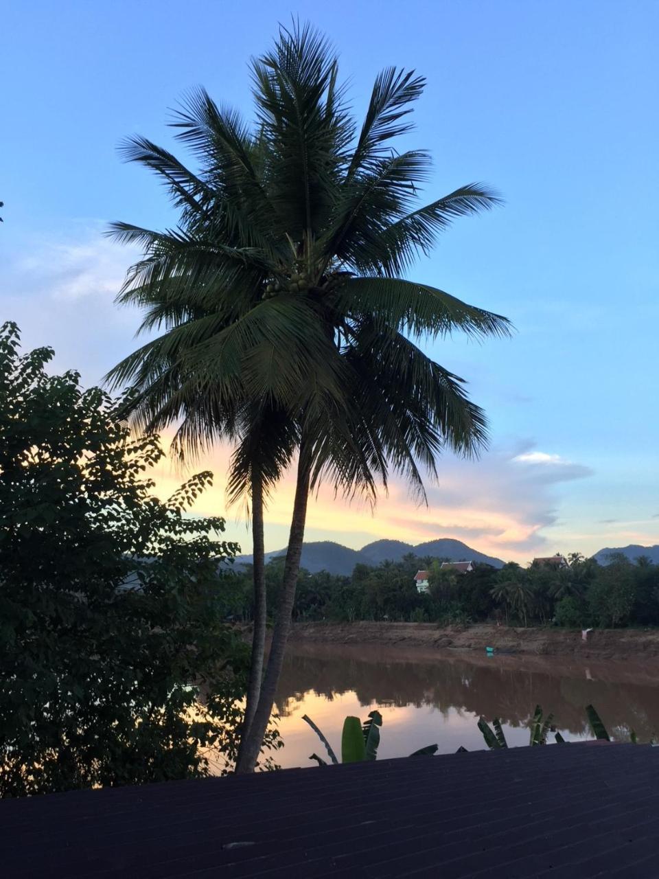 לואנג פרבאנג Mao Phasok Riverside Guesthouse מראה חיצוני תמונה