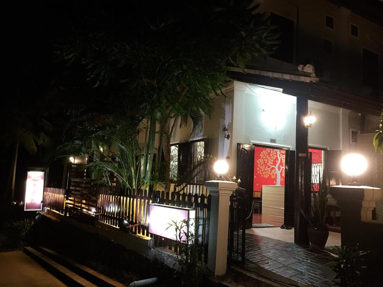 לואנג פרבאנג Mao Phasok Riverside Guesthouse מראה חיצוני תמונה