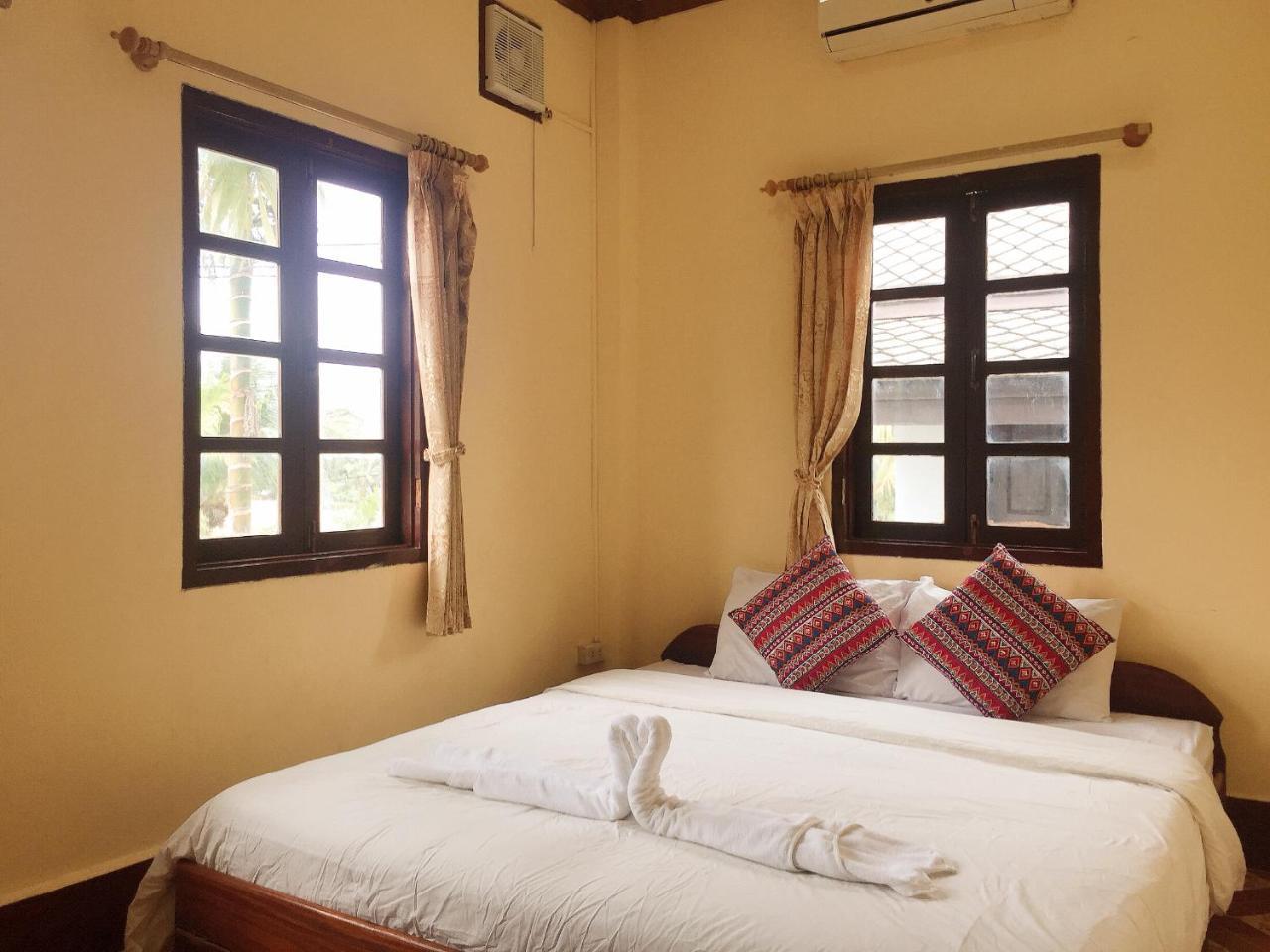 לואנג פרבאנג Mao Phasok Riverside Guesthouse מראה חיצוני תמונה