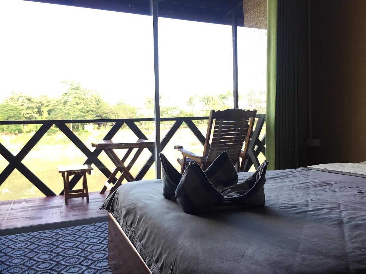 לואנג פרבאנג Mao Phasok Riverside Guesthouse מראה חיצוני תמונה