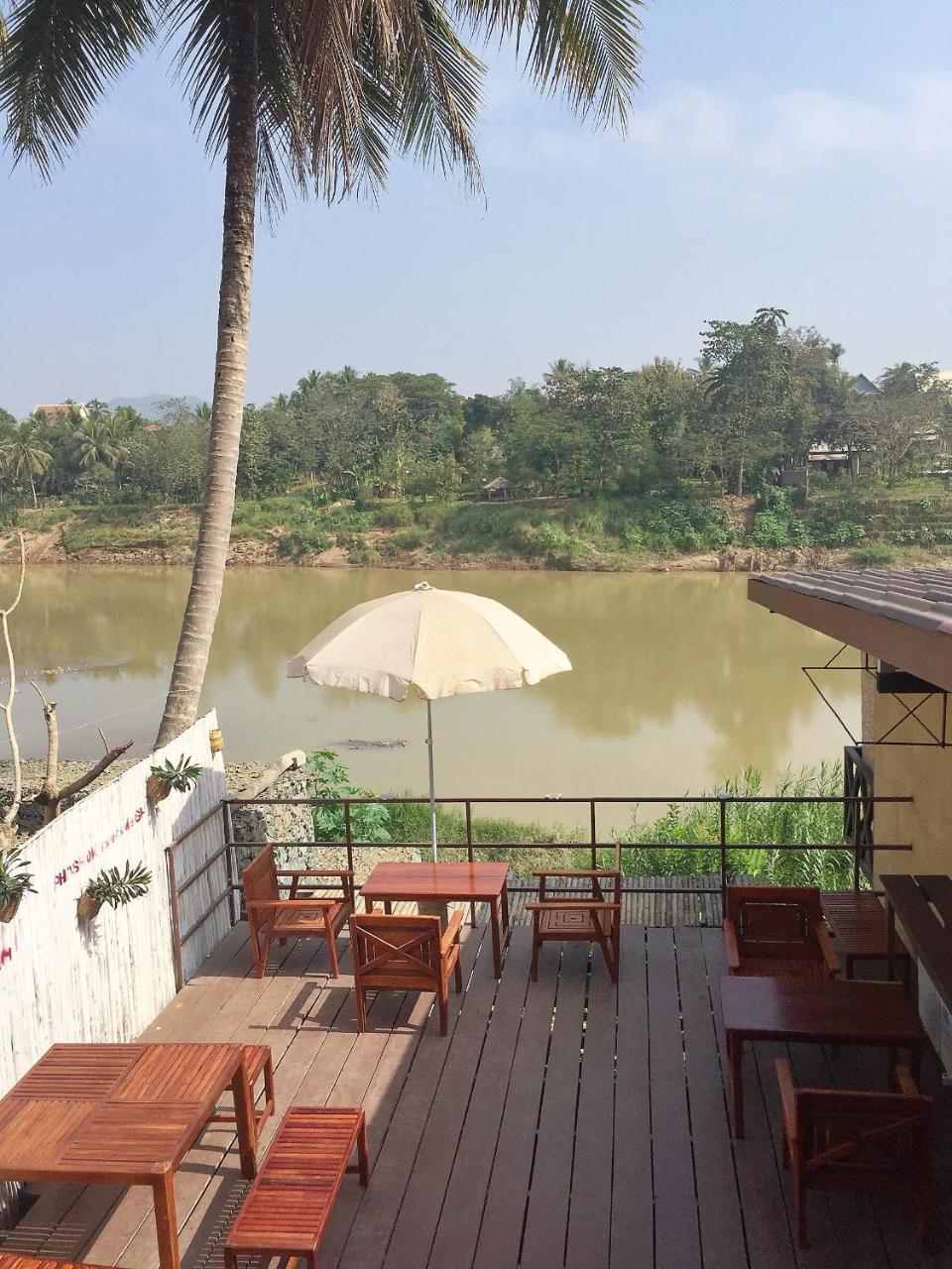 לואנג פרבאנג Mao Phasok Riverside Guesthouse מראה חיצוני תמונה