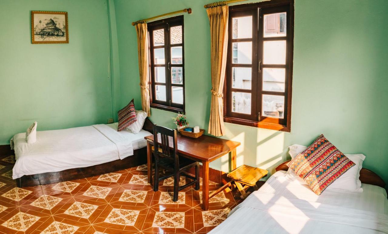 לואנג פרבאנג Mao Phasok Riverside Guesthouse מראה חיצוני תמונה