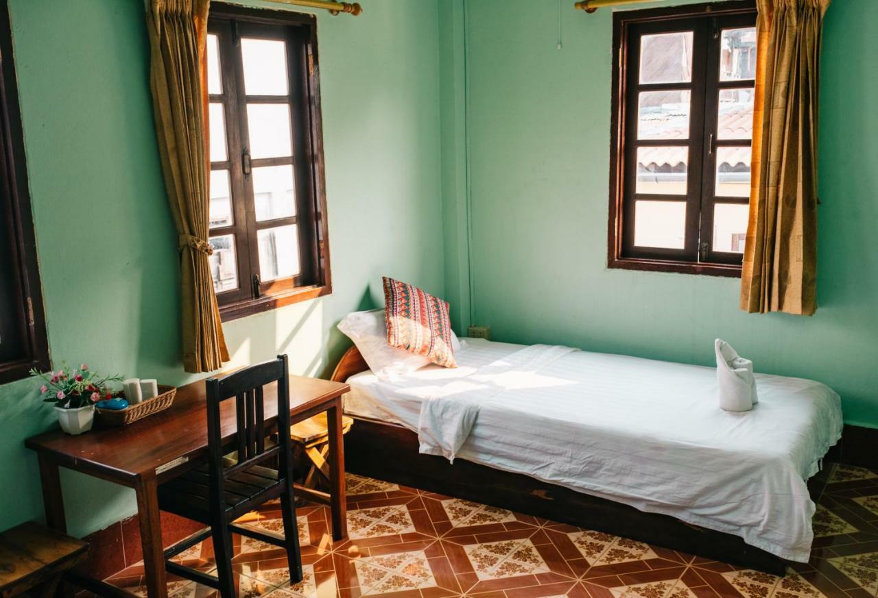 לואנג פרבאנג Mao Phasok Riverside Guesthouse מראה חיצוני תמונה