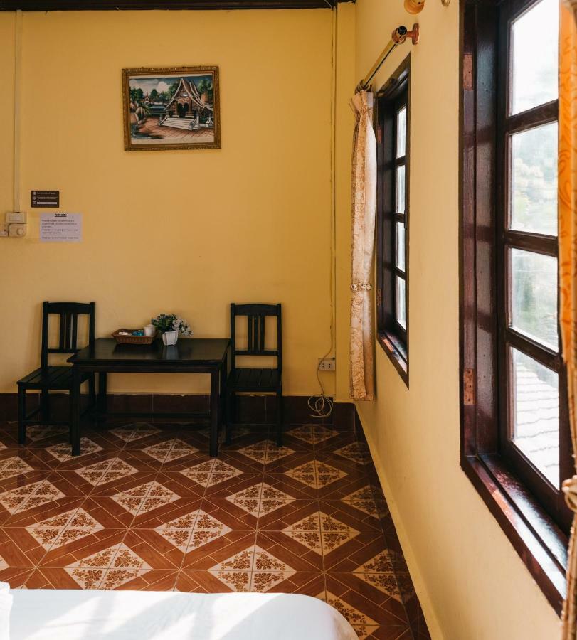 לואנג פרבאנג Mao Phasok Riverside Guesthouse מראה חיצוני תמונה