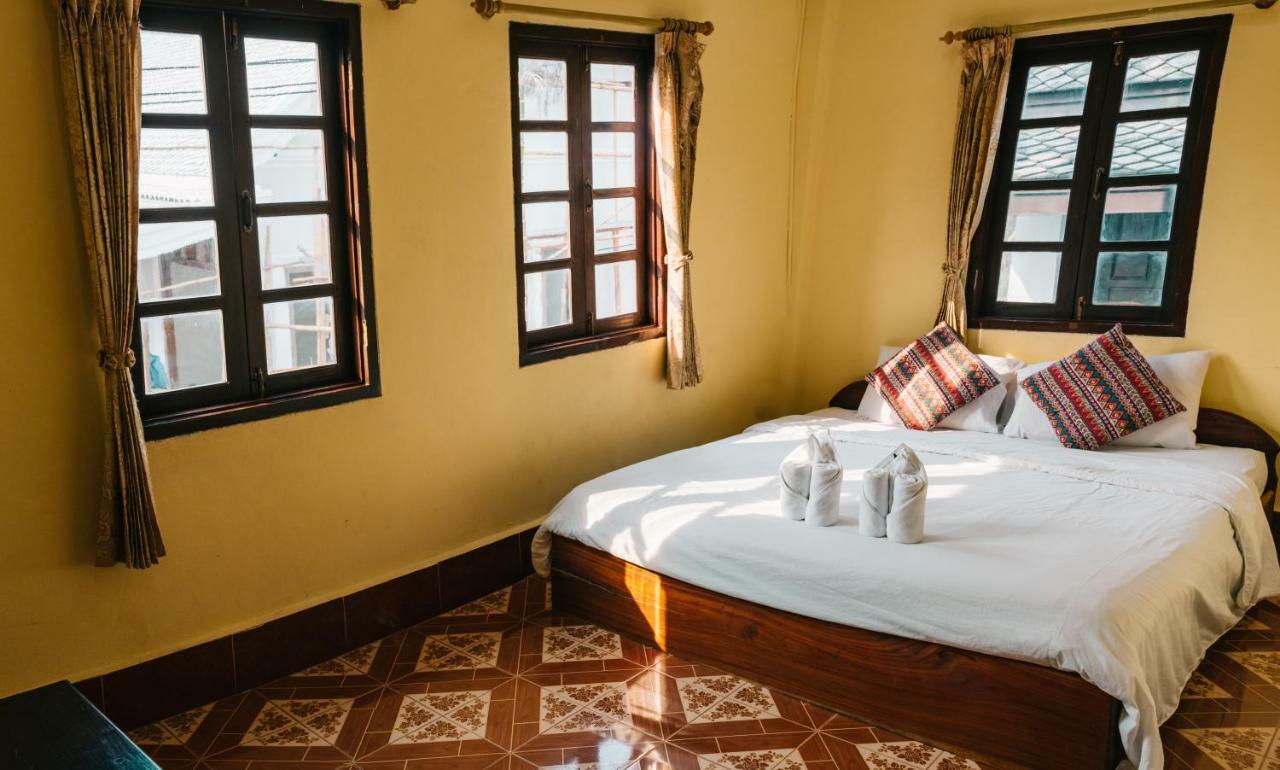 לואנג פרבאנג Mao Phasok Riverside Guesthouse מראה חיצוני תמונה