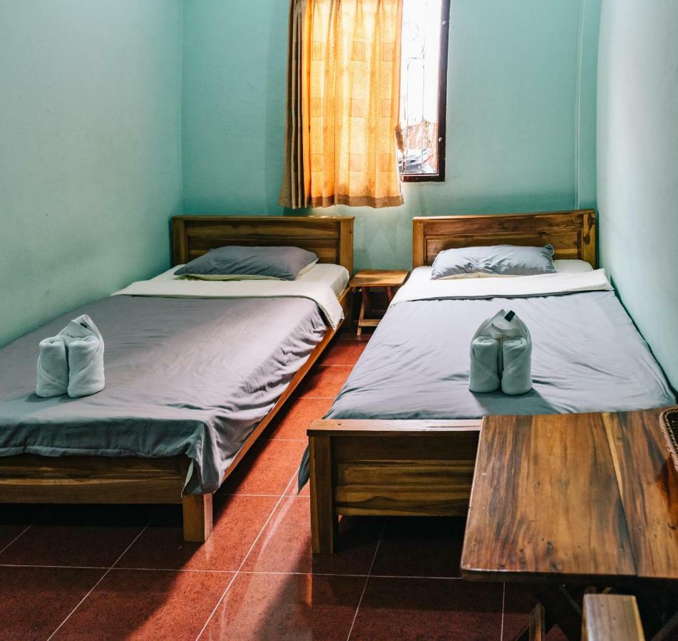 לואנג פרבאנג Mao Phasok Riverside Guesthouse מראה חיצוני תמונה