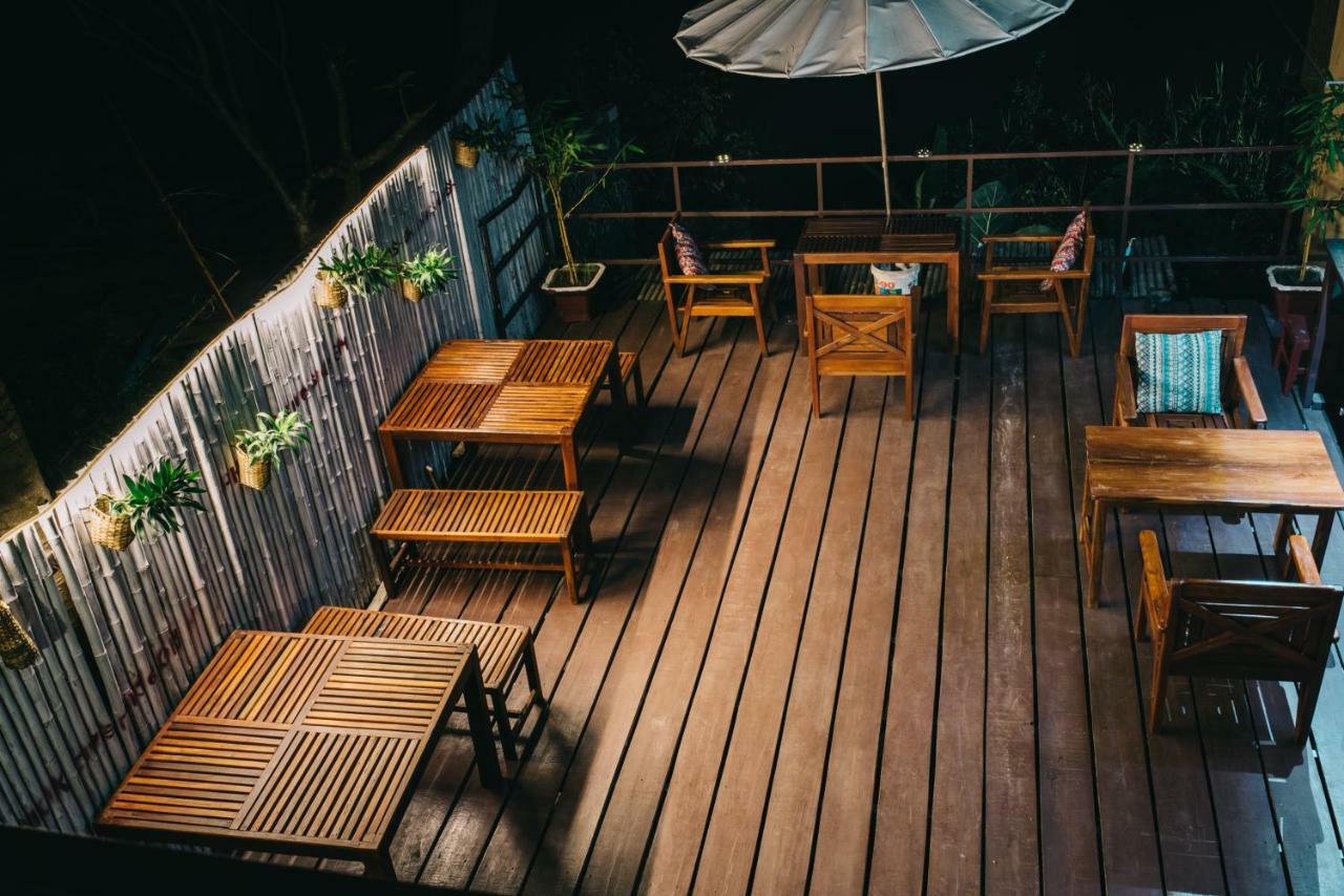 לואנג פרבאנג Mao Phasok Riverside Guesthouse מראה חיצוני תמונה