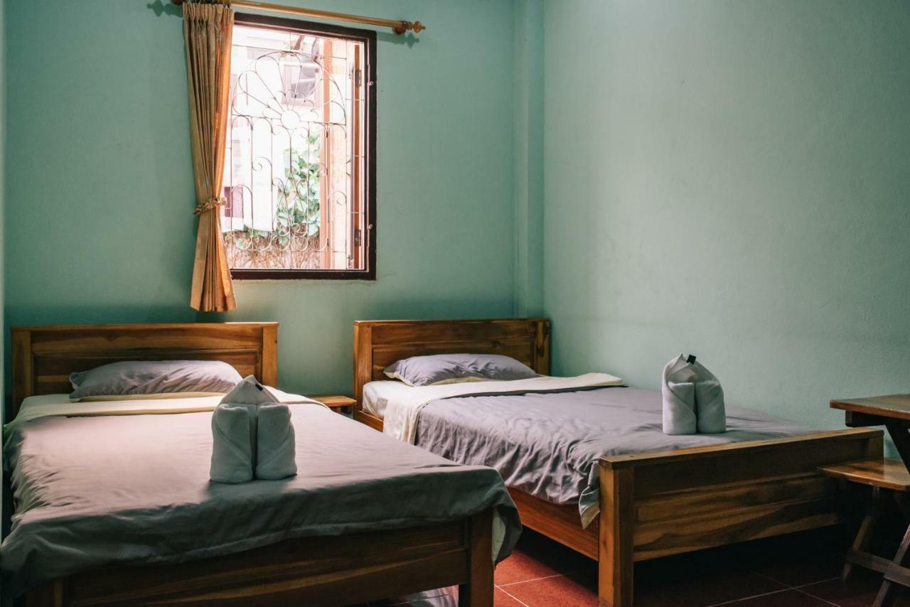 לואנג פרבאנג Mao Phasok Riverside Guesthouse מראה חיצוני תמונה